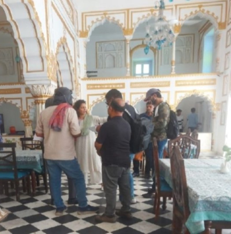 रावराज विलास पहुंचीं कंगना रनोट ने की शूटिंग साइट विजिट