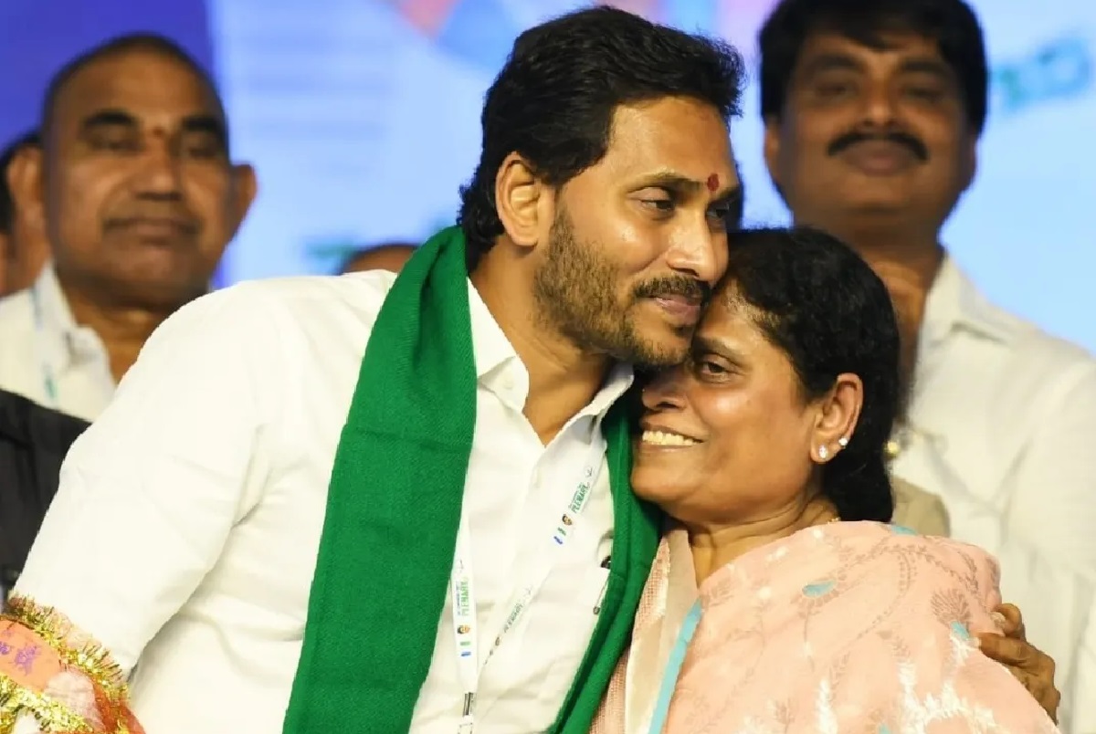 Andhra Pradesh CM YS Jagan's mother YS Vijayamma quits YSR Congress to side with daughter YS Sharmila