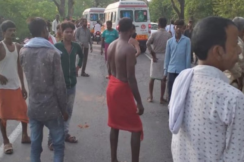 चित्रकूट में घर के बाहर सो रहे सात को पिकअप ने रौंदा पांच की मौत, सीएम योगी दुखी