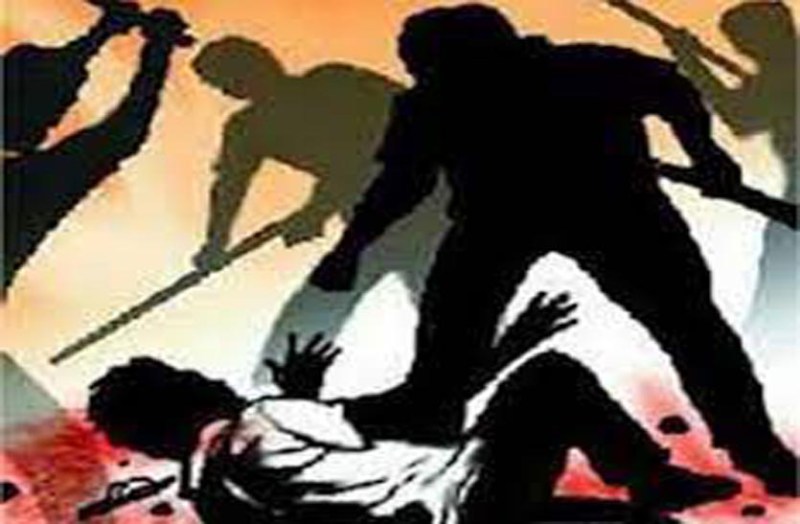 Crime: राजस्थान के इस मंदिर में गाड़ी निकालने को लेकर सुरक्षा गार्ड से मारपीट