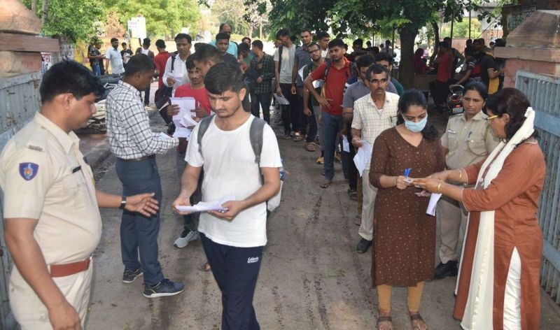 RAJASTHAN: गांव का अफसर बनने में भी छूटा पसीना, देखें वीडियो