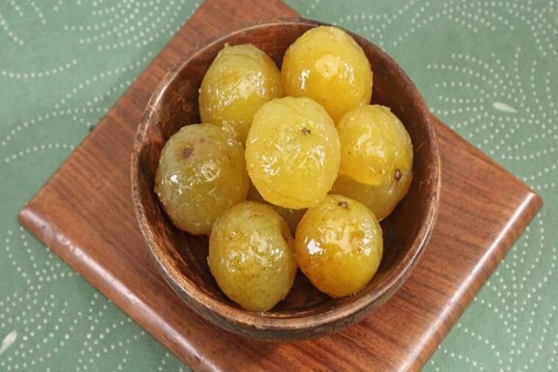 Amla Murabba Benefits: इम्यूनिटी बढ़ाने से लेकर हड्डियों को मजबूत बनाने में फायदेमंद होता है आंवले के मुरब्बा, जानें अन्य फायदे