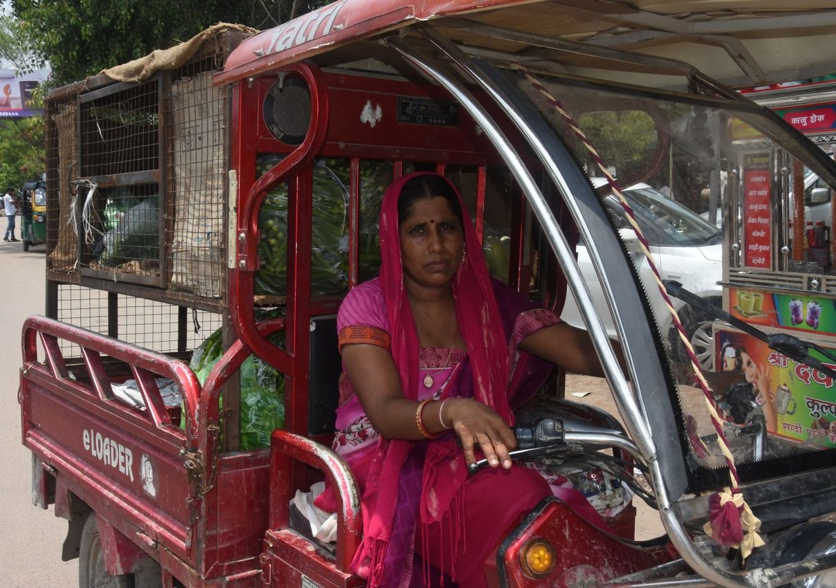 महिलाओं के लिए प्रेरणा बनी ई-रिक्शा चालक रूपा