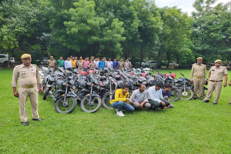 ghaziabad_police_arrested_5_vehicle_thieves_of_interstate_gang.jpg