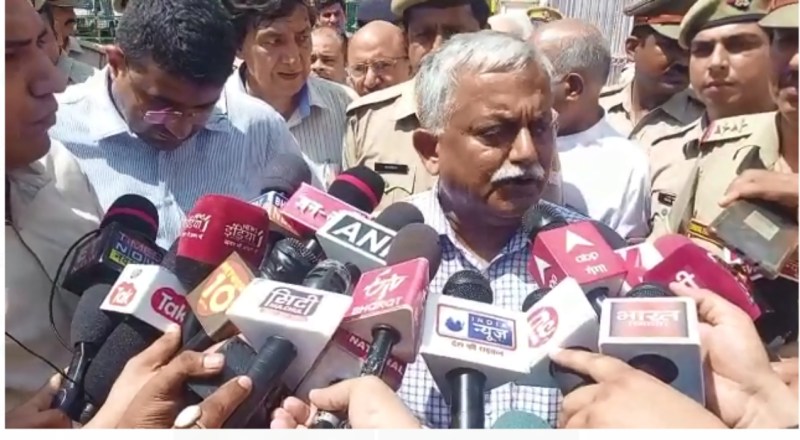 अपर मुख्य सचिव गृह और डीजीपी ने परखी कांवड़ यात्रा की तैयारी, औघडनाथ मंदिर में टेका मत्था