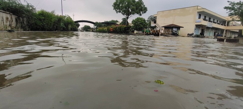 Gujarat Rain: गुजरात में जुलाई में एक दशक में हुई सबसे ज्यादा बारिश, अब तक हो चुकी आधी बरसात