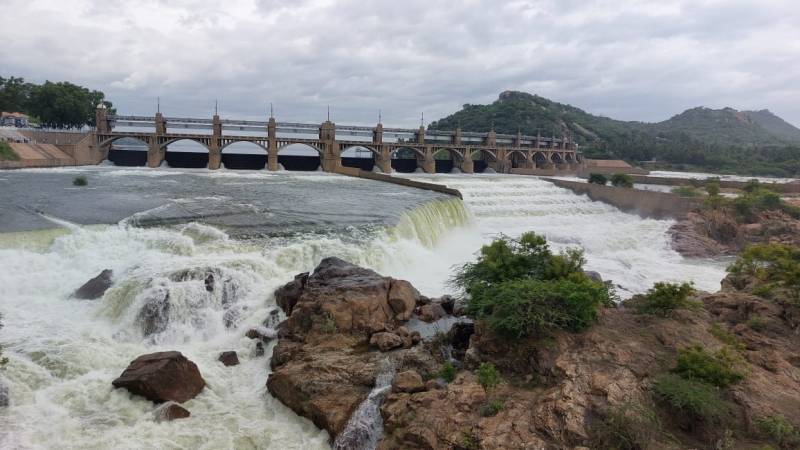 मेट्टूर बांध जलाशय का पानी अधिकतम स्तर पर पहुंचा, 11 जिलों में बाढ़ की चेतावनी जारी