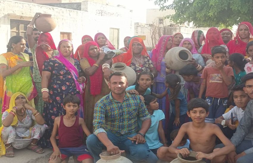 बोली जनता! जितनी बच्चों की स्कूल फीस भरते हैं उससे ज्यादा तो पानी के टैंकर के देने पड़ते हैं
