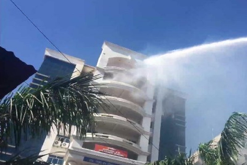 यूपी के महाधिवक्ता कार्यालय में भीषण आग, ढेर सारी महत्वपूर्ण फाइलें खाक