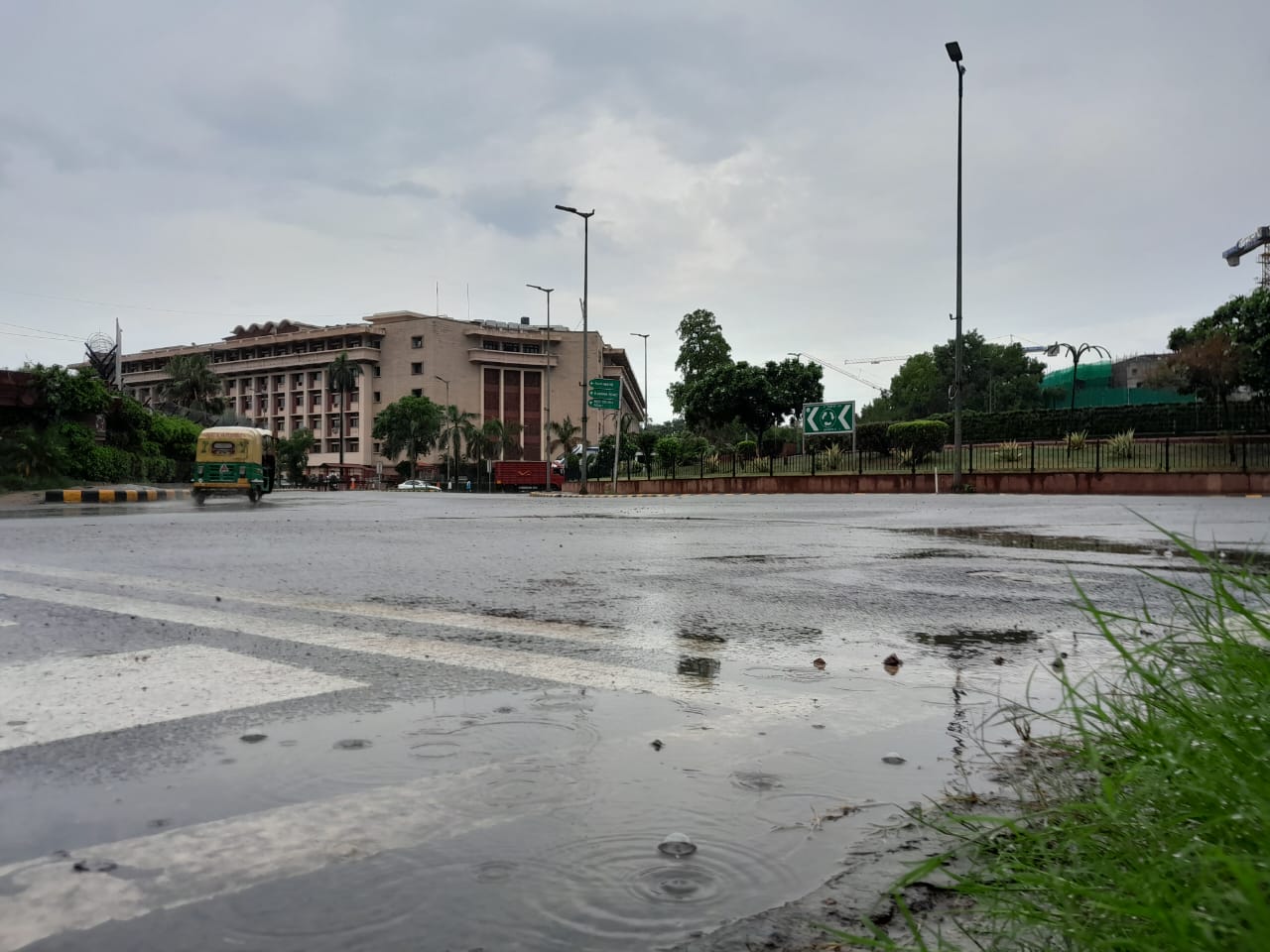 Delhi: हफ्ते भर बारिश होने की उम्मीद, कम रहेगा पॉल्यूशन लेवल, जानिए कैसा रहेगा दिल्ली-एनसीआर का मौसम