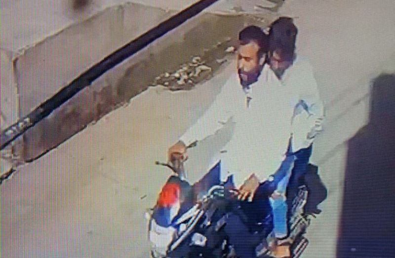 पुलिस को चुनौती : दो सिरफिरों ने बाइक लूटी, रुपए छीने, दो को चाकू मारे, बेखौफ बदमाशों ने चार वारदातों को दिया अंजाम