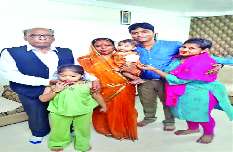 bhopal_mayor_with_their_family.png