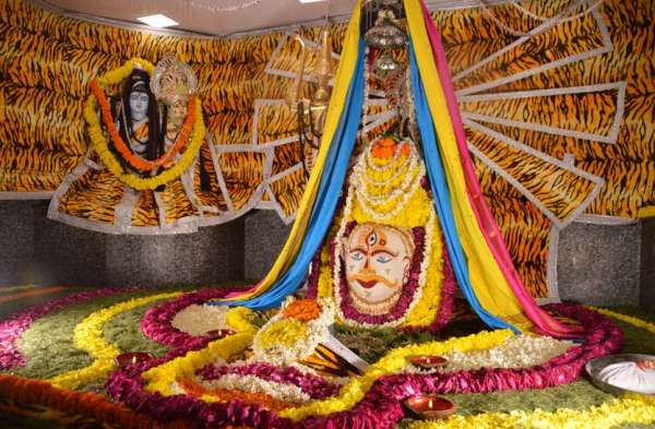 जय शिवशंकर, जय गंगाधर, करुणाकर करतार हरे