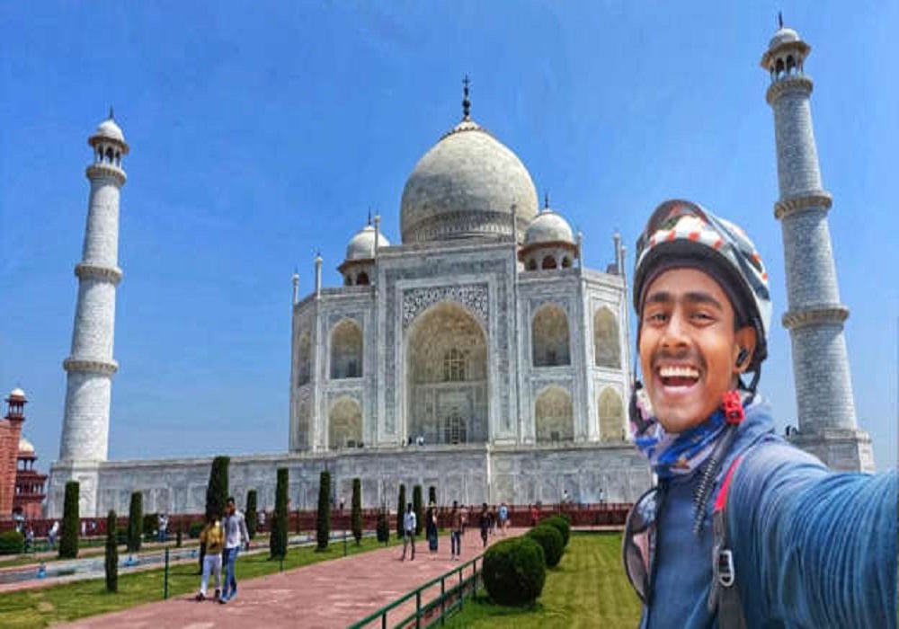 ashim_reached_agra_traveled_14_states_by_bicycle_in_two_months.jpg