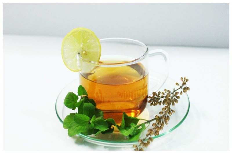 Tulsi Tea Benefits: बारिश के मौसम में जरूर करें तुलसी की चाय का सेवन, वायरल बीमारियों से रहेंगे दूर
