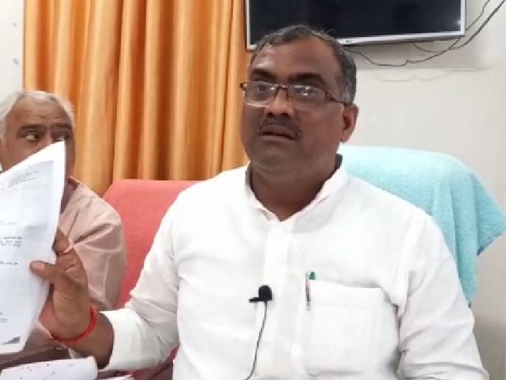 Minister Girish Yadav on AKhilesh Yadav During Visit To chandauli