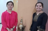 जुड़वा बहनों की स्ट्रैटजी और पसंद भी समान, रिजल्ट में कुछ नंबर का अंतर