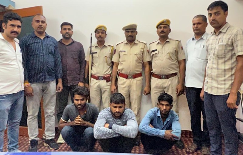 लूट के तीन आरोपी प्रोडक्शन वारंट पर गिरफ्तार