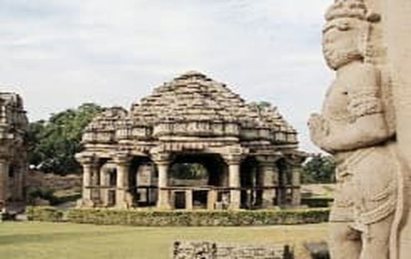 स्थापत्य कला एवं श्रद्धा का संगम है बाड़ोली का शिव मन्दिर