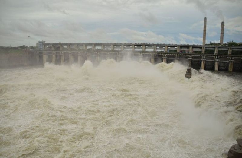 11 gates of Kota barrage opened, 1.25 lakh cusec water left, water level of Chambal river will increase on Tuesday