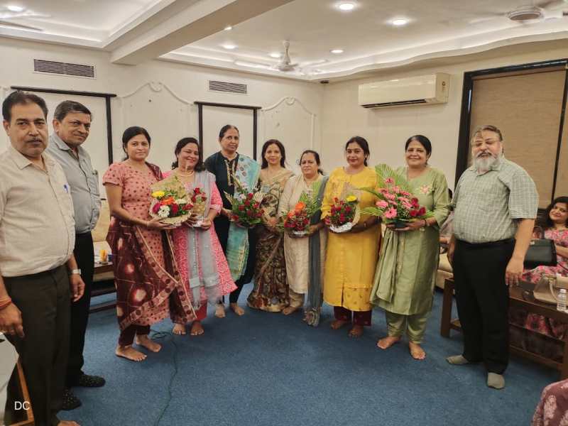 SURAT NEWS DAYRI: अग्रवाल समाज ट्रस्ट महिला इकाई का गठन