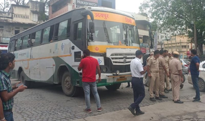 सूरजपोल चौराहे पर रोडवेज बस ने युवक को कुचला