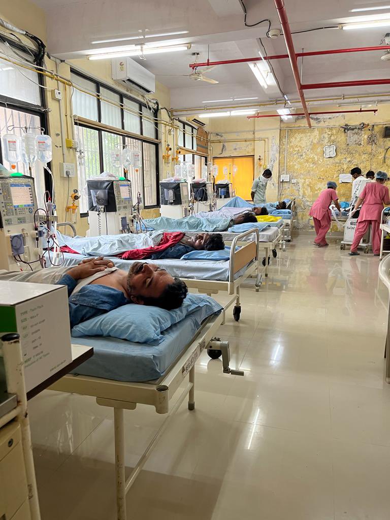 Gujarat: गुजरात में जहरीली शराब पीने से मृतकों की संख्या पहुंची 41, 97 लोग भर्ती