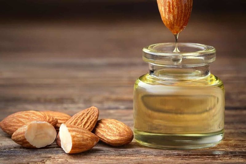 Hair Oil Tips: अगर आप बालों को लम्बे और मजबूत बनाना चाहते हैं, तो जरूर करें इन तेलों का इस्तेमाल