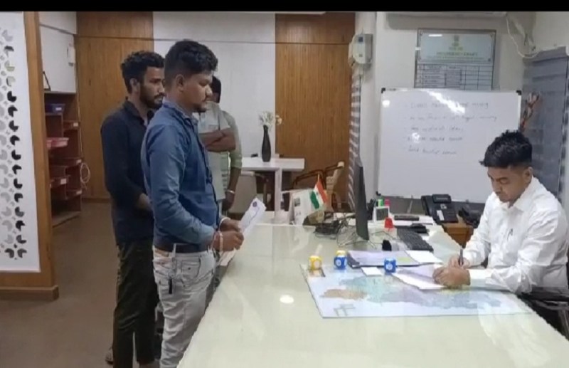 Gujarat Education News जनजातीय शिक्षा को बढ़ावा देने के लिए बने एकलव्य स्कूलों में है इसकी कमी