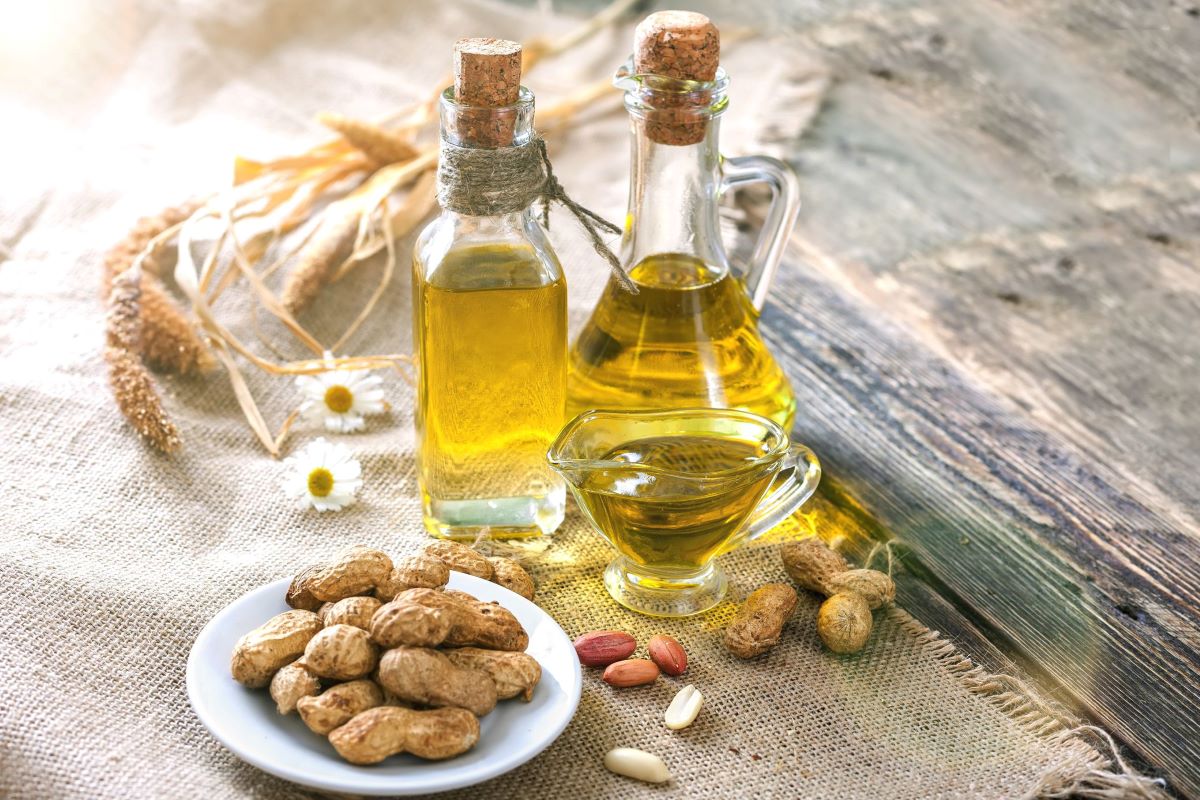 Peanut Oil Benefits: मूंगफली तेल के हैं कमाल के फायदे, हार्ट से लेकर डायबिटीज के लिए होता है फायदेमंद