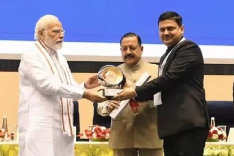 कौशलराज शर्मा बने रहेंगे वाराणसी के डीएम, तबादला रद