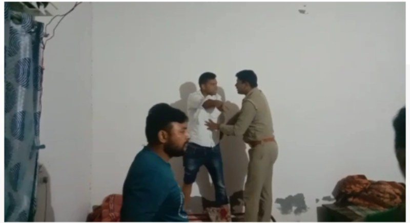 मेरठ में पुलिसकर्मियों के बीच खूनी संघर्ष में जमकर हुई चाकूबाजी, एक सिपाही गंभीर