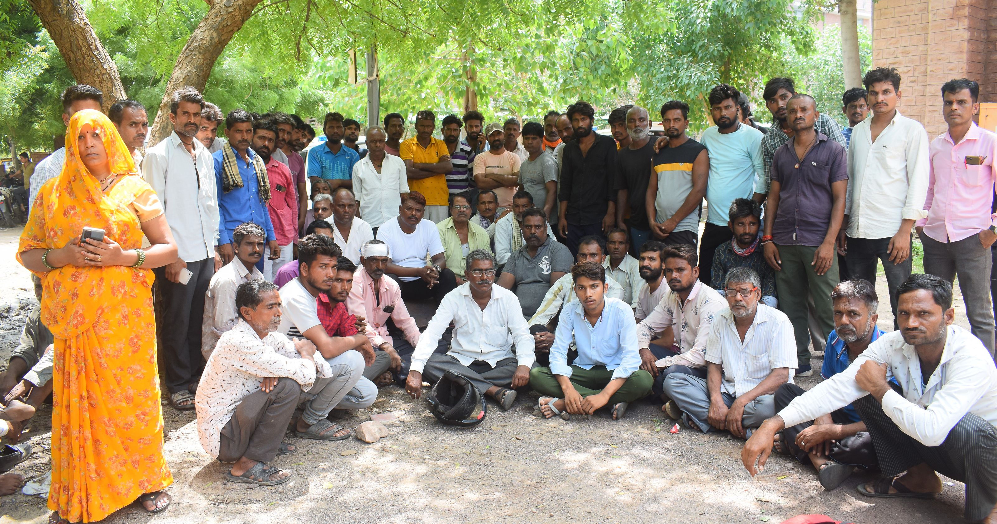 Worker Death: दो श्रमिकों की मौत के बाद तीसरे घायल श्रमिक का दम टूटा
