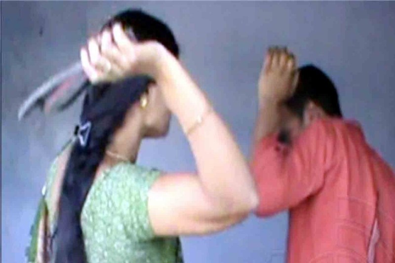 Husband was roaming on bike with girlfriend leaving wife in temple, Wife Thrashes Husband With Chappal After Catching Red-Handed