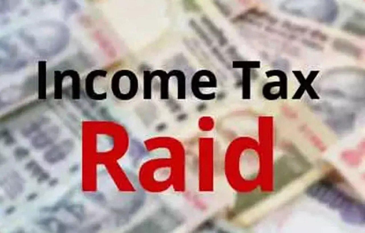 Income Tax Raid in Kanpur