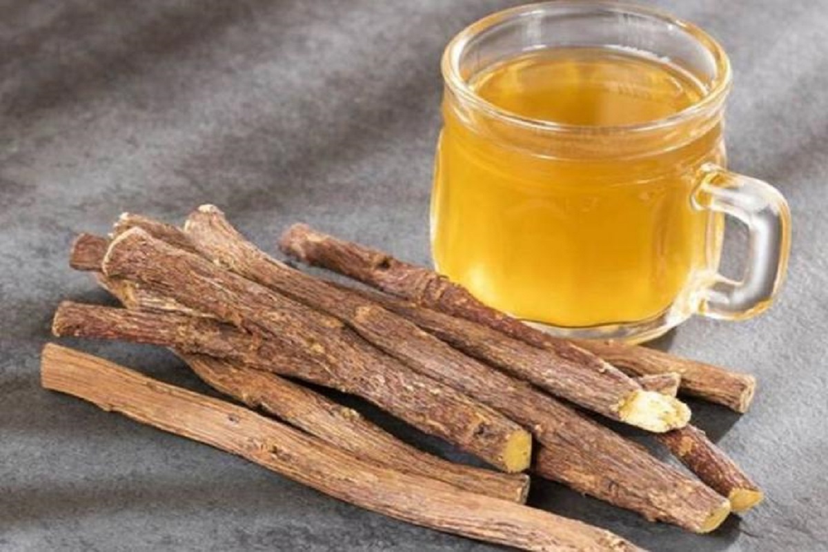 Mulethi Tea Benefits: सेहत से लेकर स्किन की समस्याओं को दूर करने के लिए मुलेठी की चाय पीना होता है फायदेमंद, जानें इसके कमाल के फायदे
