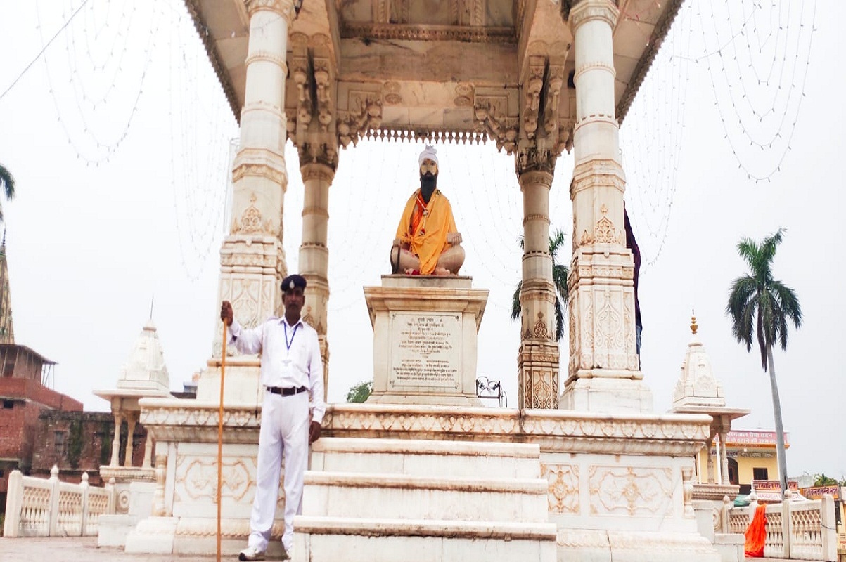 अयोध्या में धार्मिक आजादी के प्रतीक है तुलसी उद्यान, अंग्रेजों ने लगाया था रानी विक्टोरिया की मूर्ति
