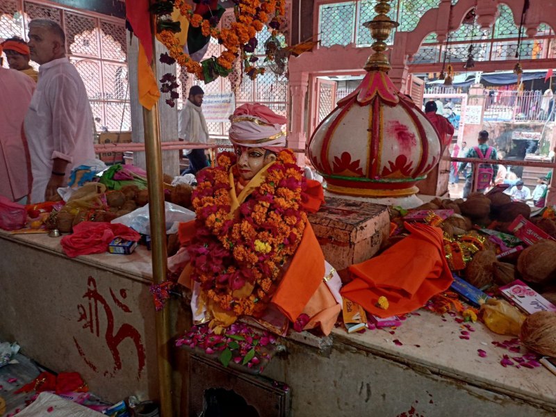 भतृर्हरि का मेला में नाच लेबा दे...डीजे पर गूंज रहे गीत, नाच रहे भक्त