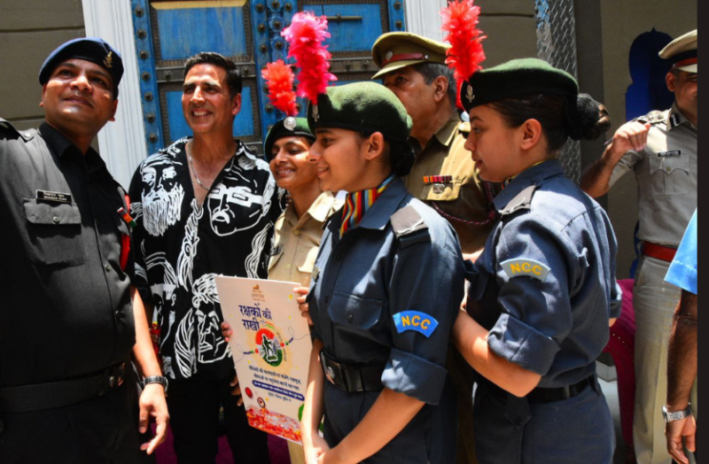 Akshay Kumar visit patrika jhalana jaipur office For Raksha Bandhan Promotion