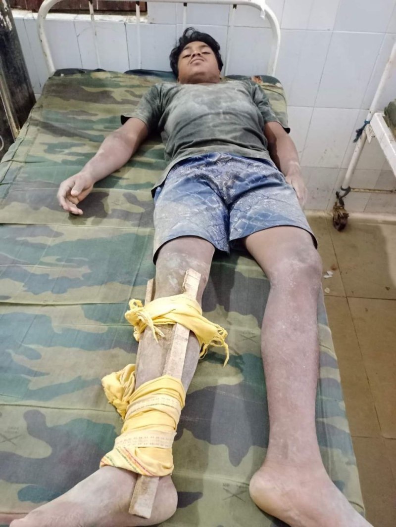 Here the raw wall collapsed during the construction of the building, o