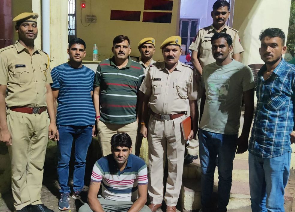 तीन राज्यों की पुलिस का वांटेड़ वाहन चोर, राजस्थान के इस शहर में दबोचा