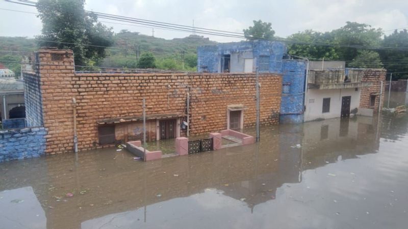 RAIN---आफत बनकर आई बारिश, पलायन कर गए लोग, पढि़ए पूरी खबर