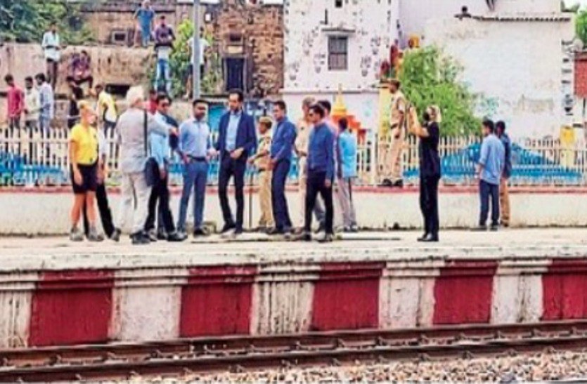 Hollywood Movie Shooting In Station Of Alwar Rajasthan