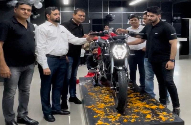 राजस्थान का पहला इलेक्ट्रिक बाइक हब रिवोल्ट