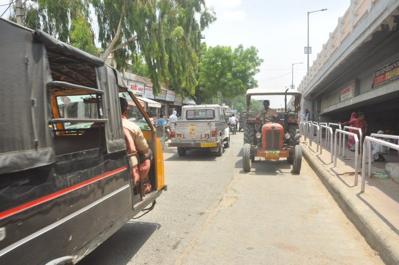 बाड़मेर में ट्राफिक का मैनेजमेंट फेल, सभी वाहन बेपटरी