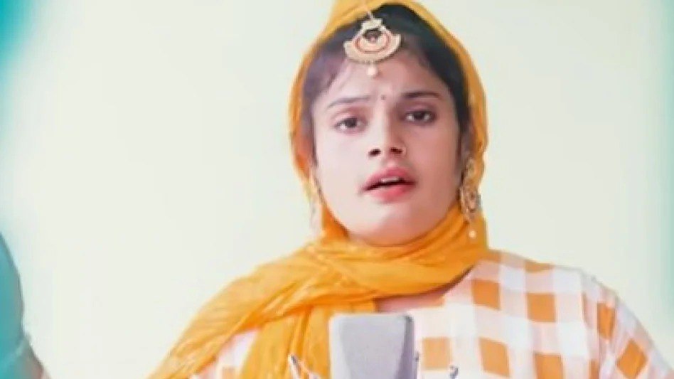 Singer Farmani Naaz 'Har Har Shambhu' song removed from YouTube know the reason