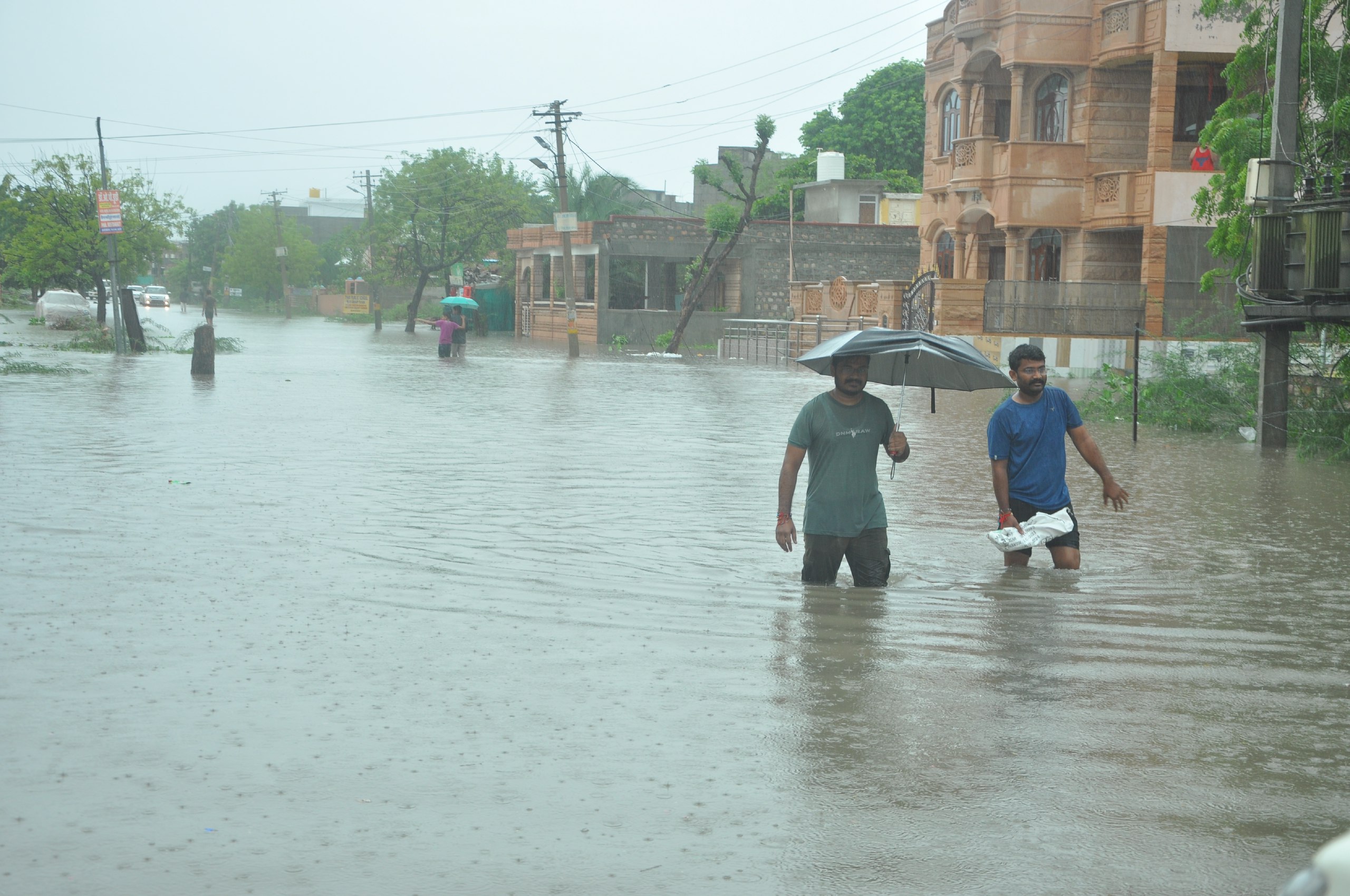Rain...बाड़मेर में साल 2006 जैसा बरसा मानसून, 4 घंटे में रेकार्ड 149 एमएम बरसात