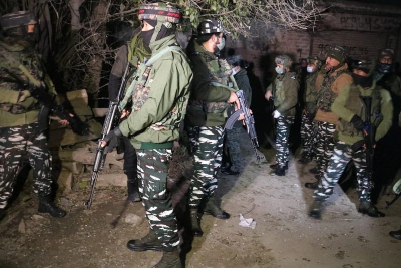 An encounter has started between security forces and terrorists in Nowhata area of Srinagar on the eve of Independence Day