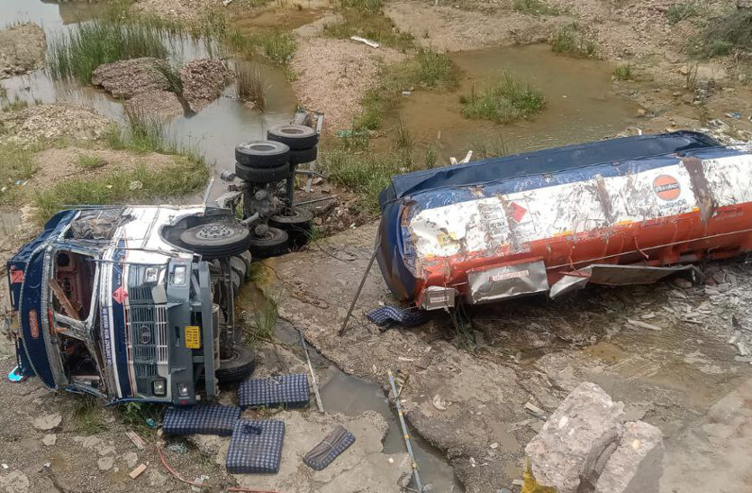 Diesel-petrol filled tanker fell in culvert one died in Sawai Madhopur