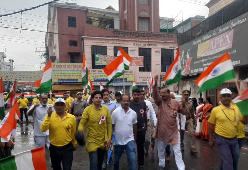 Independence Day 2022 : आजादी के उत्सव में सराबोर मेरठ, हर तरफ लहरा रहा तिरंगा